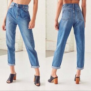 BDG Urban Outfitters High Rise Pintuck Mom Jeans Size 26